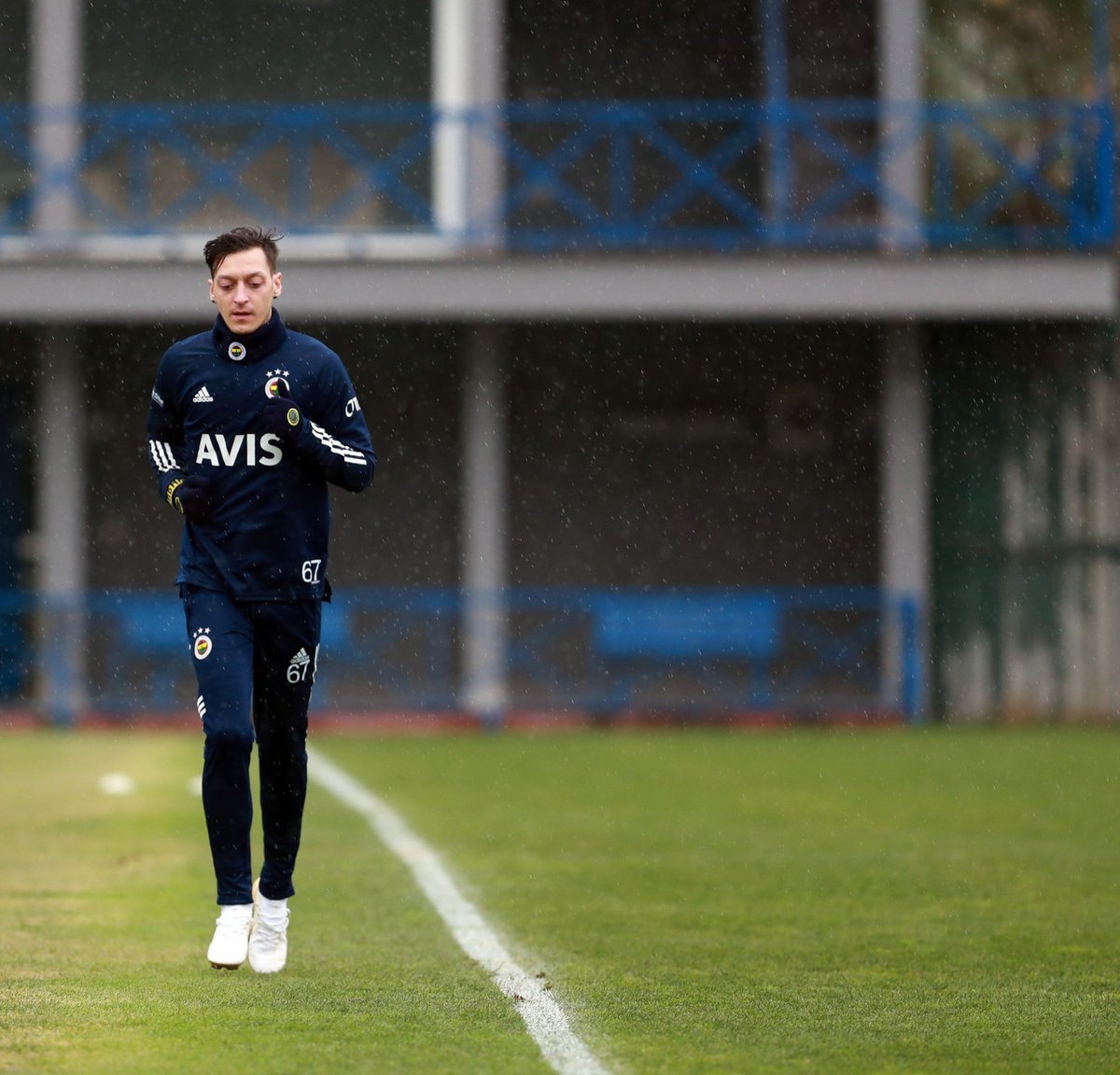 Mesut Özil, bireysel olarak çalışmalarına devam ediyor. 💪