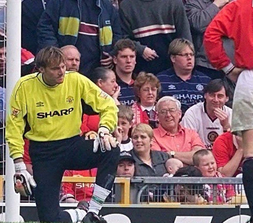 ExtremeFootbal4's tweet photo. The Top 7 Worst Ever Premier League Goals:
7. @petercrouch vs Wigan 05
6. Tomas Brolin vs Sheff Wed 95
5. @JacksonSimeon vs Wolves 11
4. @PhilMasinga vs Arsenal 94
3. @CH14_ vs Chelsea 10
2. @mattletiss7 vs Man Utd 00
1. @Peterenckelman (O.G) vs Villa 02
#FootballLists #EPLGoals https://t.co/pShRlnnmEA