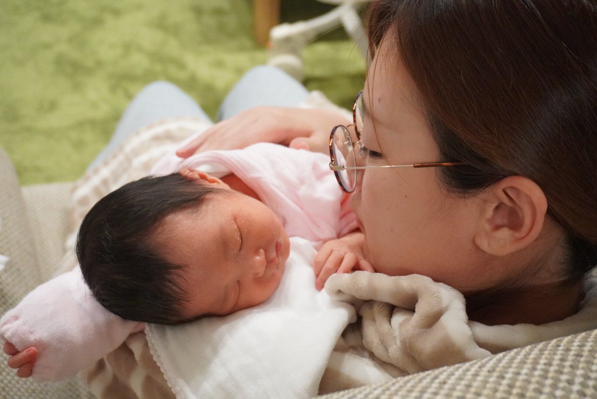 takapppchan's tweet photo. 先日、佐野家に元気な長女が誕生しました👶🍼
無事退院して我が家に帰って来れました😆🙌
今日からここがあなたのお家だよ😊‼️
これから宜しくね🤗
パパもママもまだまだ初心者だから
色々上手く出来ないかもしれないけど😂💦
一緒に成長していこうね👨‍👩‍👧

落ち着いた頃に皆顔を見にきてあげて下さい🙆‍♂️✨ https://t.co/XWUzGNN1gL