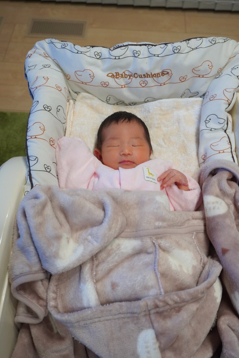 takapppchan's tweet photo. 先日、佐野家に元気な長女が誕生しました👶🍼
無事退院して我が家に帰って来れました😆🙌
今日からここがあなたのお家だよ😊‼️
これから宜しくね🤗
パパもママもまだまだ初心者だから
色々上手く出来ないかもしれないけど😂💦
一緒に成長していこうね👨‍👩‍👧

落ち着いた頃に皆顔を見にきてあげて下さい🙆‍♂️✨ https://t.co/XWUzGNN1gL