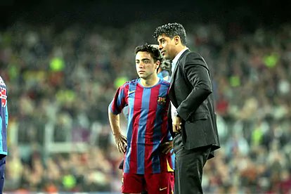  Rijkaard changes his roleFrank Rijkaard bet on a 4-3-3 system which gave Xavi freedom in the midfield alongside defensive players such as Van Bommel, Edgar Davids and Thiago Motta. Together with the Dutch coach, they 2 La Ligas, 2 Supercups and a Champions league title.