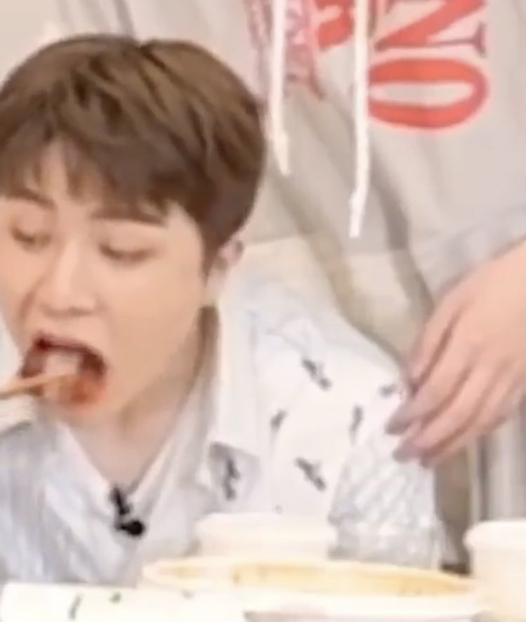 ยังไม่อิ่มอีกเหรอ               ยัง