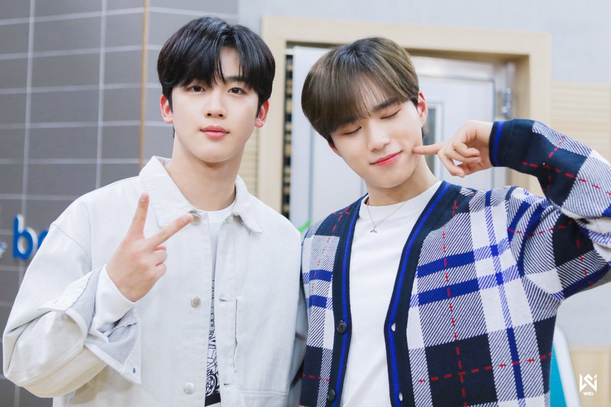WEi__Official's tweet photo. [POST] 스페셜DJ♥ 완벽해♥ 멋있어♥ 짱이야♥

https://t.co/n45VbTD0Iw

#위아이 #WEi #김요한 #김준서 #KIMYOHAN #KIMJUNSEO https://t.co/ujXDbPvrID