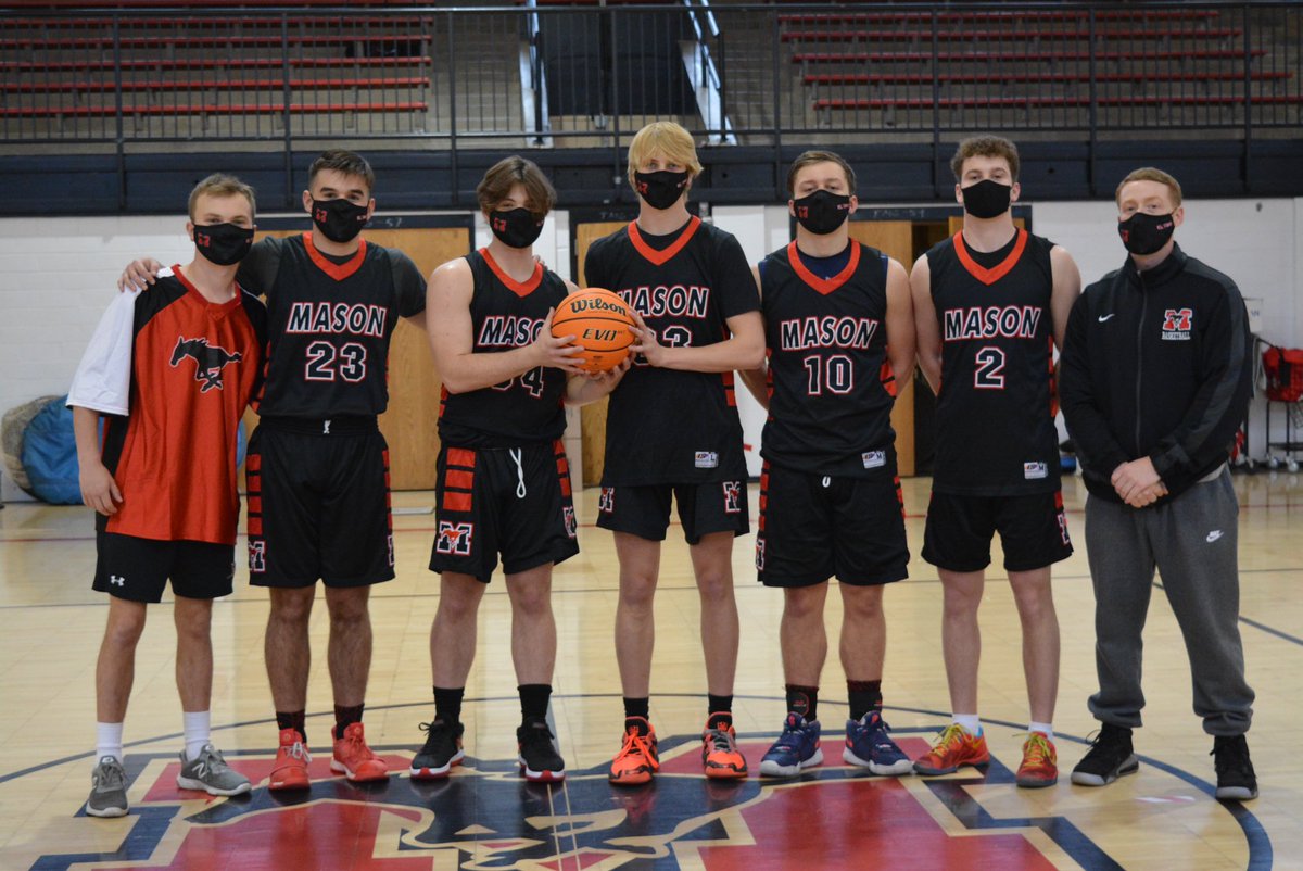 It’s SENIOR NIGHT for this fine group from <a href="/GMHS_Basketball/">GMHS Boys Basketball</a> 
Thanks to Carter, Marco, James, Scott, Bobby &amp; Ryan.
It’s been a JOY to watch you play. ❤️🖤🏀 (coverage tonight on YouTube)