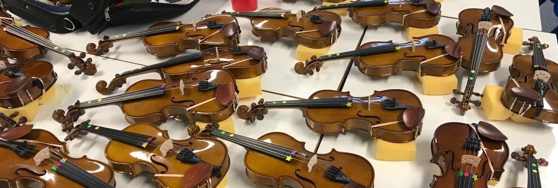 Kateviola's tweet photo. Tuning Tuesdays! 
Relaxed, fun and FREE after school sessions for beginner/ basic level string players with @GlosAcadMusic Aiming to keep people playing &amp; in good habits until we can all teach face to face again. Sign up: https://t.co/FDMX0mCvqs https://t.co/E9MLRglS89