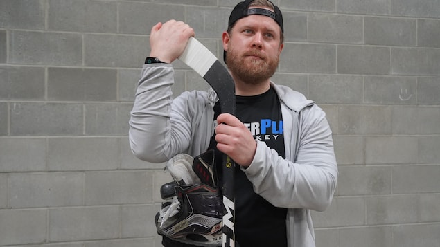 Quand son emploi est jugé non essentiel : témoignage d'un entraîneur d'hockey rc.ca/RrJ1Cg