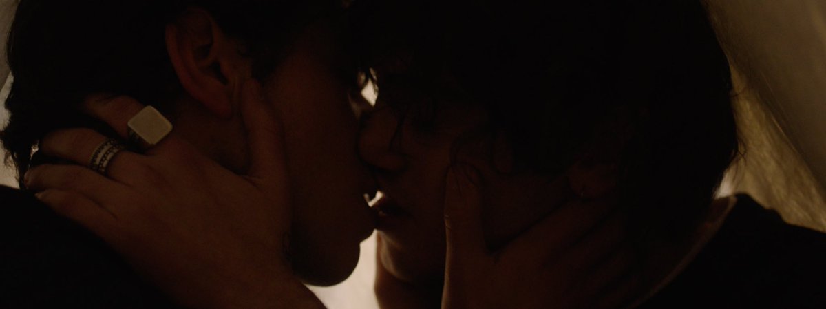 “Mantieni il bacio”, videoclip fuori ora.
youtu.be/jYifnGo7mxg