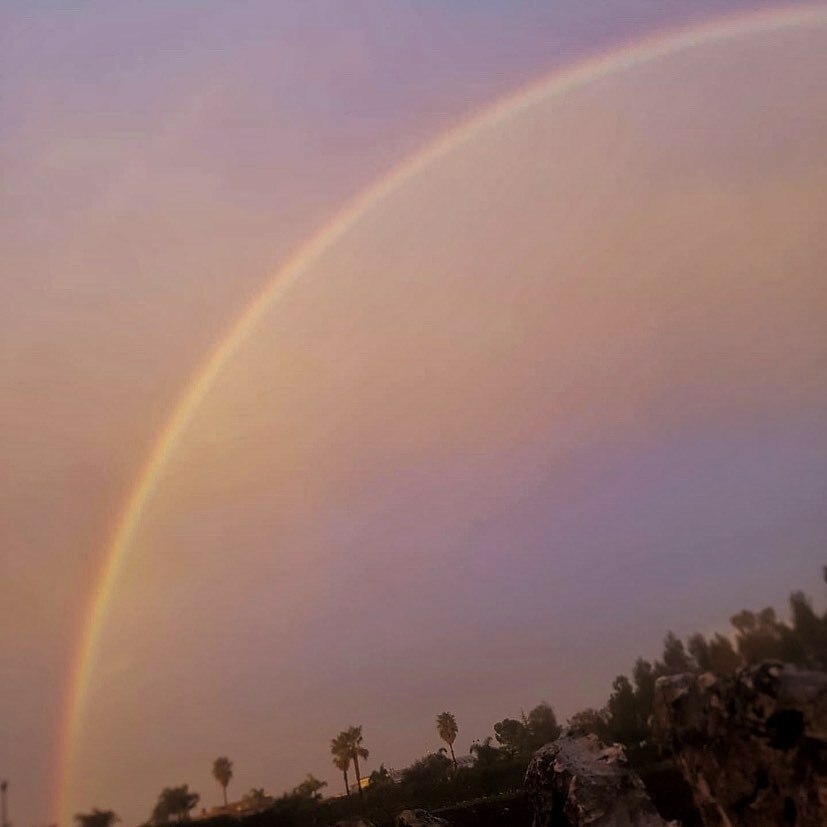 IsSrls's tweet photo. Da sempre siamo affascinati dall’arcobaleno che è diventato simbolo e rappresentazione di moltissimi significati nelle differenti culture.  Uno dei significati più diffusi è quello di Ponte tra mondi o tra Cielo e Terra e quindi tra realtà materiale e sp… https://t.co/D5bjnxr9MF https://t.co/JK7DonIOU7