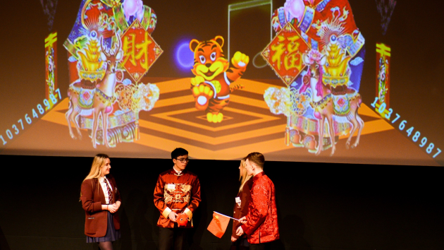 Schools_British's tweet photo. Have your pupils been learning Mandarin? The Mandarin Speaking Competition is taking place online this year to allow your pupils to compete safely! Applications are now open- submit yours by 12 February➡️ https://t.co/t4VFZpl1Jr #mfltwitterati #MandarinSpeakingComp https://t.co/KxHxNR9UL4