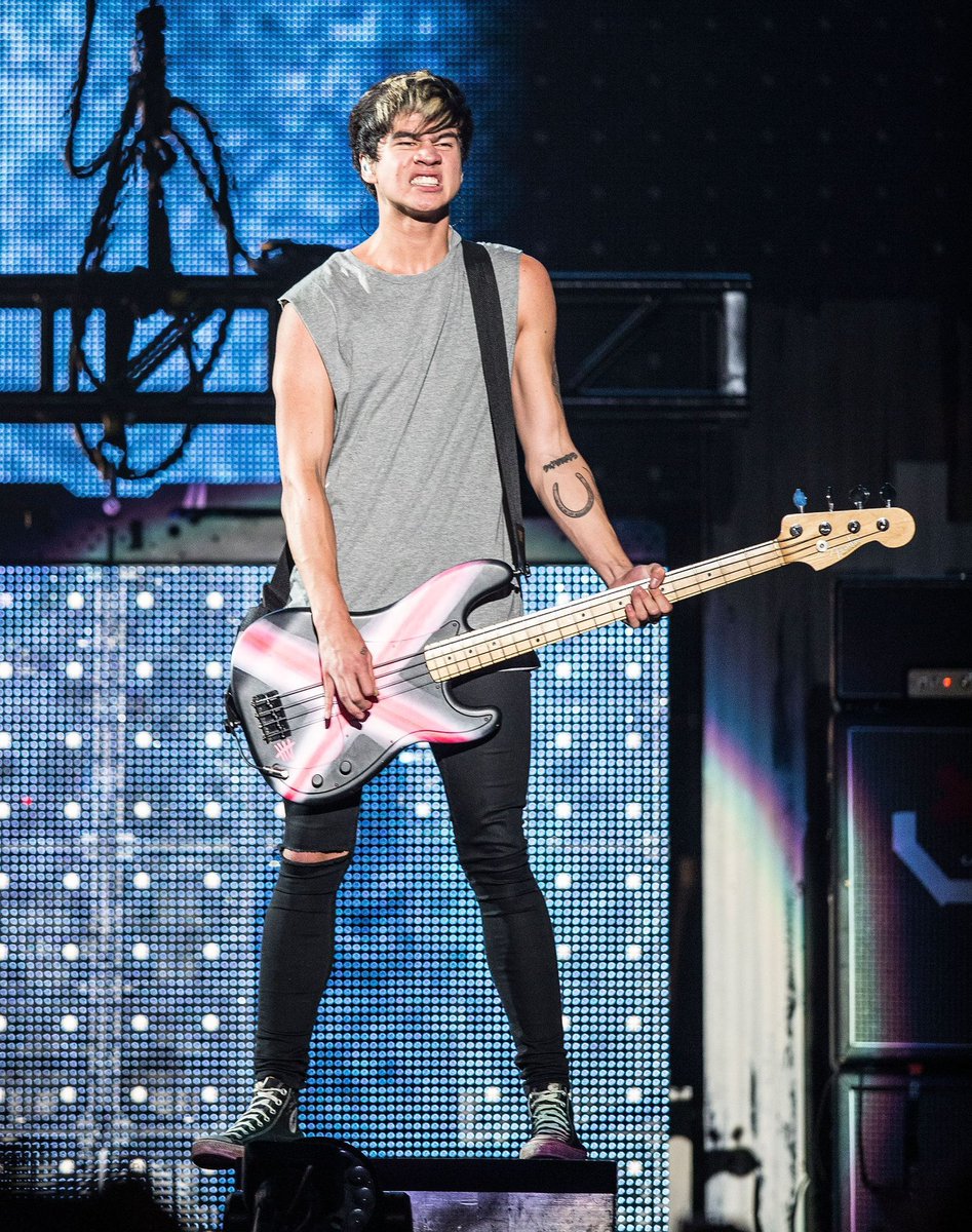 VibePayFriday's tweet photo. Happy Birthday to one of the most bad ass bassists of our generation, @Calum5SOS 🎸

We can’t wait to have you back on stage, where you belong soon. 

#HappyBirthdayCalum https://t.co/HgTGcPqhTn