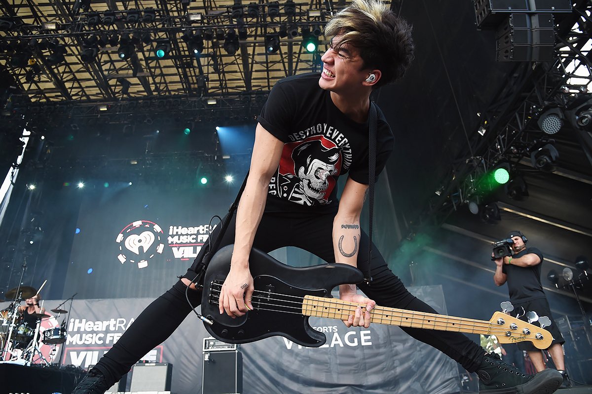 VibePayFriday's tweet photo. Happy Birthday to one of the most bad ass bassists of our generation, @Calum5SOS 🎸

We can’t wait to have you back on stage, where you belong soon. 

#HappyBirthdayCalum https://t.co/HgTGcPqhTn