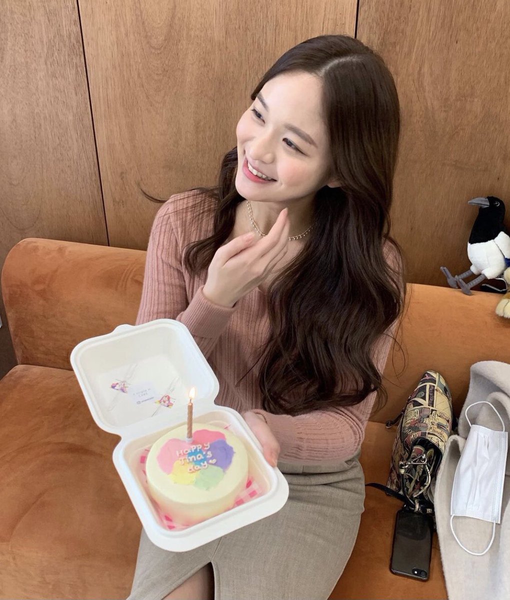 mn_fromis_'s tweet photo. とてもとてもお久しぶりです。
今日は私の大好きな推し、ジナちゃんの誕生日❤️❤️
インスタのストーリーに載っけたらメンションされて沸いた😭♡
プロミになれなくてもとても素敵な人生送ってそう!!
これからも応援します。大好きです😻 https://t.co/ruBxZYqaAO