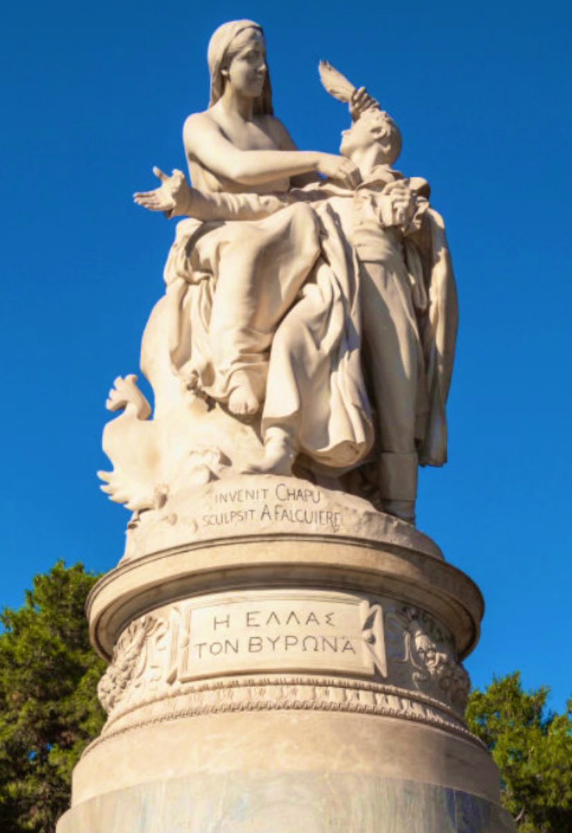 9/ The sculpture itself is purely Neoclassical: Greece is depicted as a partly nude mother figure, crowning a youthful Byron with a palm leaf. A small figure crouches behind the main scene, meant to portray oppressed Greeks under Ottoman oppression.Don’t miss the dolphin strut!