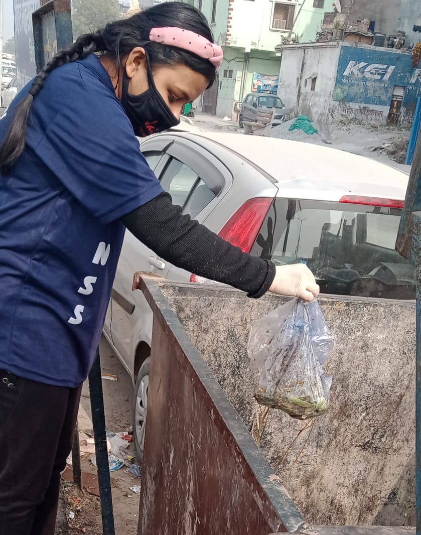 nss_unit_sac's tweet photo. NSS SAC ORGANISED A plogging run under swacchta pakhwada on 25th January 2021.
PLOGGING is an eco-friendly exercise through which people pick up trash while jogging or brisk walking as a way to clean up litter.
#plogging_makesadifference
#nss_ploggers
#ploggingcoolhai https://t.co/od2ub7QaHi