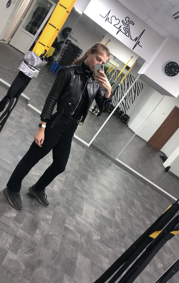 Sleek. #atthegym #blackclothes #blackclothing #blackdress #blackdresscode #blackdresses #casual #casuallook #casualoutfit #casualstyle #casualwear #dressedinblack #girl #girl #girlmodel #gymaddict #gymaholic #gymbabe #gymgirl #gymgoals #gymislife #gymlife #gymmanager #manager