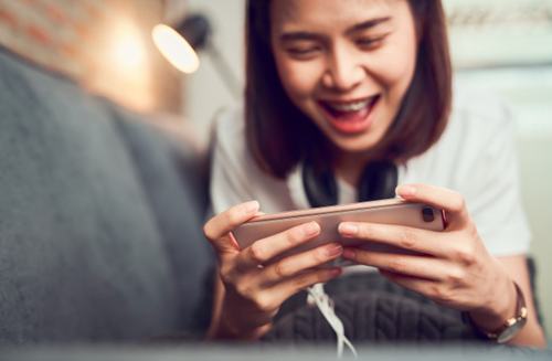 Technogog's tweet photo. 5G: New Era Of Mobile Gaming
: https://t.co/a5okRbiRdB #5g #mobilegaming #gaming #mobile #article #technogog #mobile #phone https://t.co/Fa8lBR4ni3