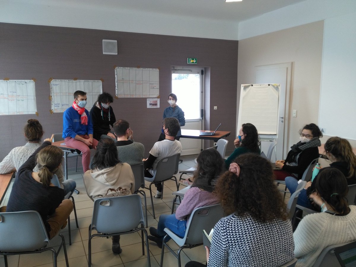 3aGmn's tweet photo. C'est parti pour les 3 semaines de terrain pour le projet bassin versant ! 🌫🐦🐸
Merci à la commune de Lignéville de nous prêter sa salle des fêtes nous permettant de travailler ensemble, dans le respect des gestes barrière 😷 https://t.co/3s5Eu757Jn