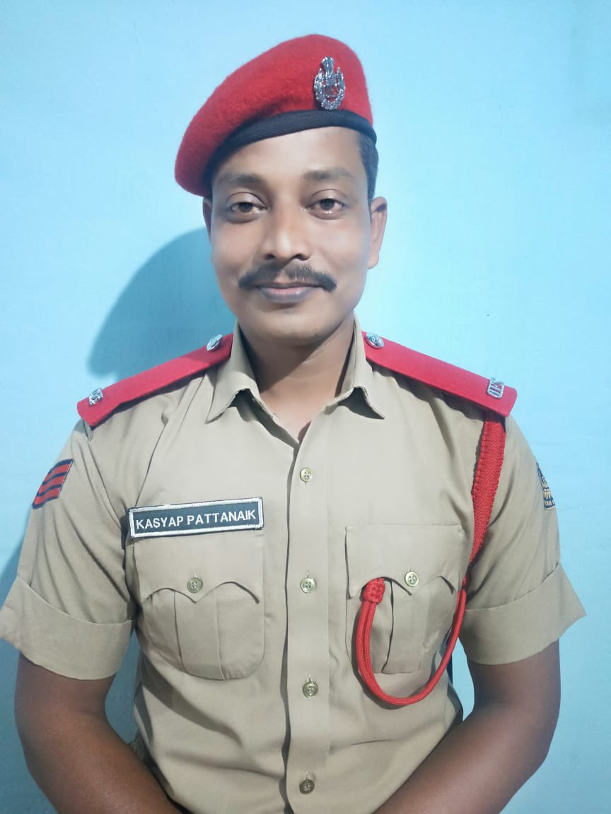 DGFS_HGs_CD's tweet photo. Congratulations to Leading Fireman, Kashyap Patnaik of Kabisuryanagar FS, now on deputation to OFDRA Bhubaneshwar on being awarded Fire Service Medal for Gallantry on the occasion of #RepublicDay2021 @homeodisha @SRC_Odisha @SecyChief @CMO_Odisha @IPR_Odisha https://t.co/68F0OGgtWa