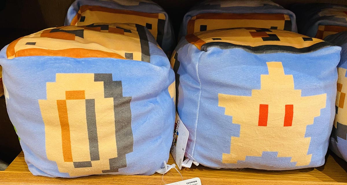 ハピエル テーマパーク情報メディア マリオの効果音が鳴る コレクタブルキーチェーン シーンに合った音が鳴る 左 右 クリボーを踏んだ瞬間のパスケース ある意味で最強の敵ですよね 何機やられたか Usjマリオグッズ新作 T Co