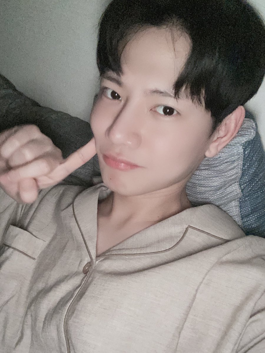 officialD1CE's tweet photo. [#조용근] 굿나잇🌙 

#D1CE #디원스 https://t.co/fg2Hoam0yI