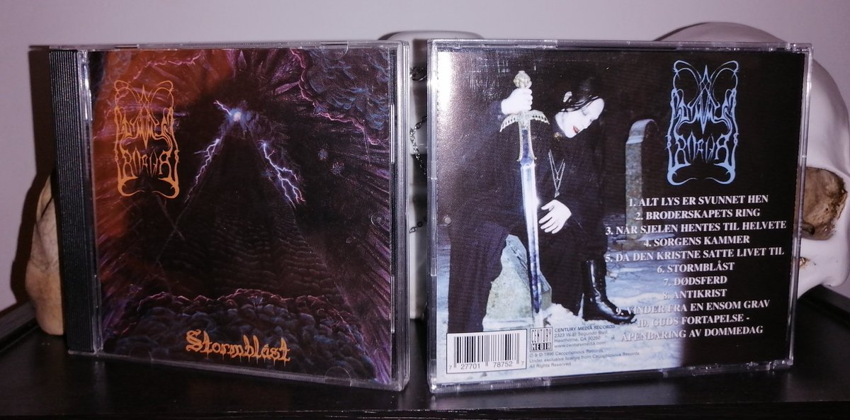 cvidal_EstuansI's tweet photo. Enero 25, 1996 #DimmuBorgir 🇧🇻 lanza su álbum "#Stormblast" Grabado en #TheEndlessSound Productions masterizado en  #StrypeAudio por Kristian Romsøe
#UnDiaComoHoyEnElMetal
#NorwegianBlackMetal
#MelodicBlackMetal
#DB https://t.co/LVXw6TttoB