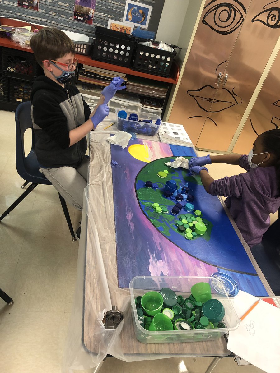 ArtEthridge's tweet photo. So happy with how our school-wide earth &amp; diversity kindness bottle cap mural. Just in time for kindness week! @creativeSCE #creative #creativesce #kindness #lisd #lisdlearns #BetterTogether #art #elementaryart #artteachers #MondayVibes #Monday https://t.co/afxP7Js1yc