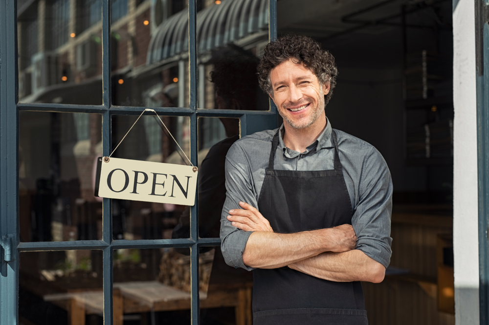 We know how important appearance and cleanliness is to your restaurant patrons. That's why we provide clean, quality aprons for your business, in order to shine a light on your employees’ excellence and professionalism. ctc-corp.net/services/linen…