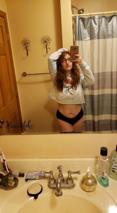 #cum look at what these hips can do. 😁 #onlyfans  https://t.co/QiEvfnynVe https://t.co/dn1NuQTcYC<a href="/tag/cum"class="tags">#cum</a><a href="/tag/onlyfans"class="tags">#onlyfans</a>