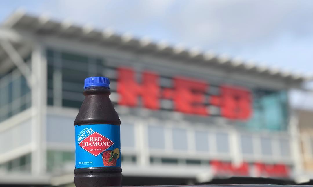 RedDiamond's tweet photo. We ❤️ our friends at the @HEB. 📷: @lrpix https://t.co/7gbiBgi7w5