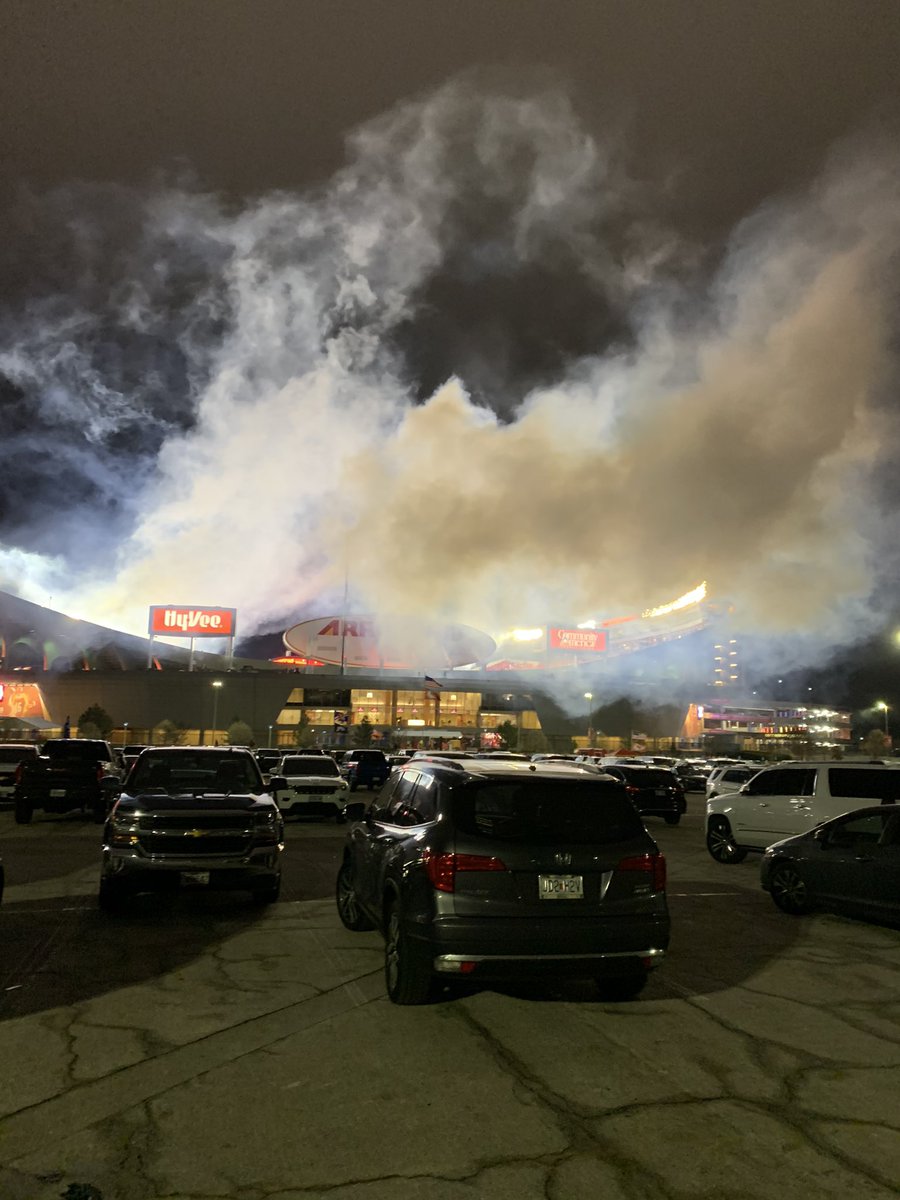 And.... scene. Last one before the last one. Sat around a bunch of Bills mafia. They were pretty confident early. But #15 just slowly takes your soul.