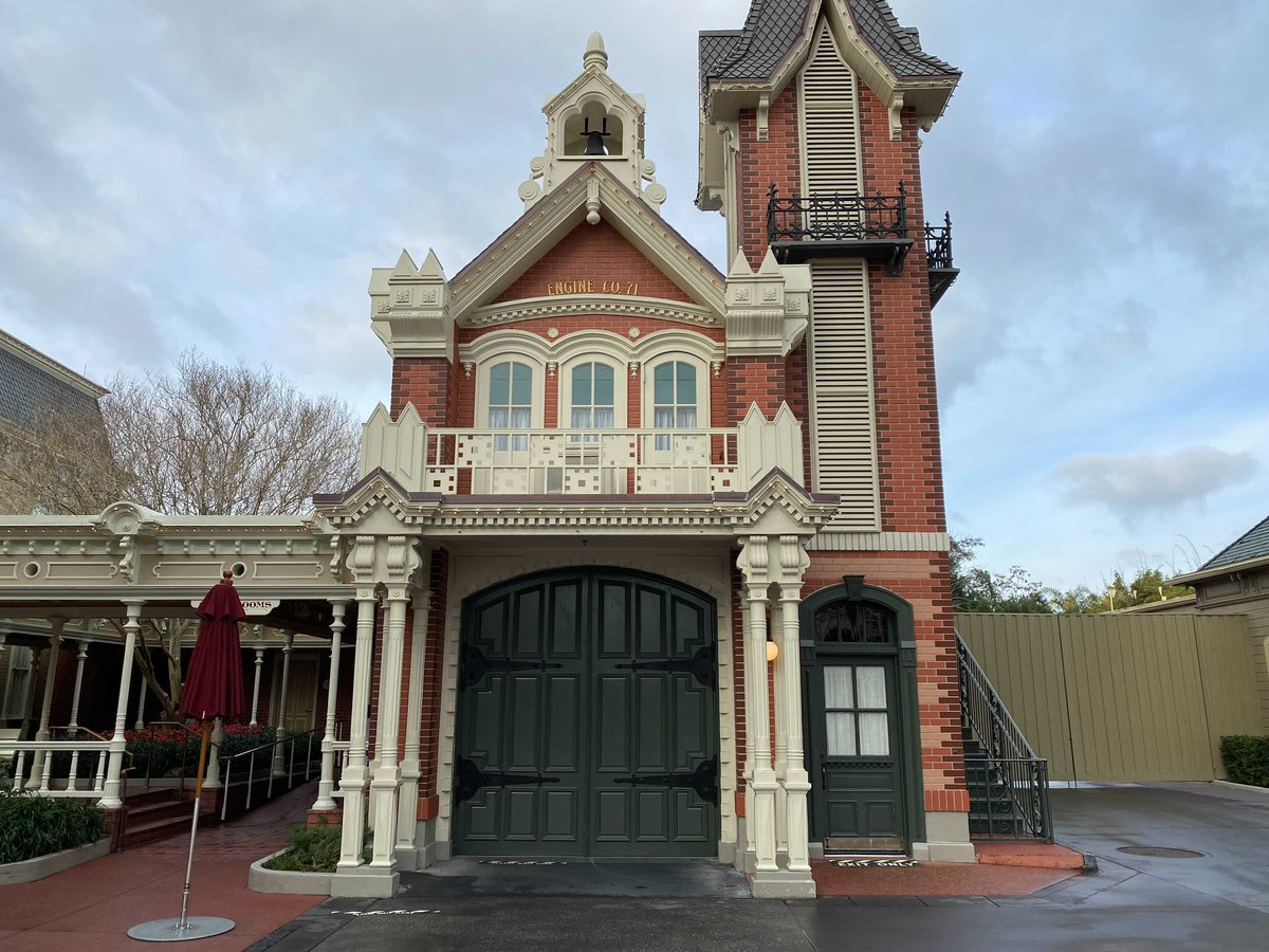 WDWNT's tweet photo. There’s no sign that Sorcerers of the Magic Kingdom was ever here at the Main Street Firehouse https://t.co/7AqjwIuTjG