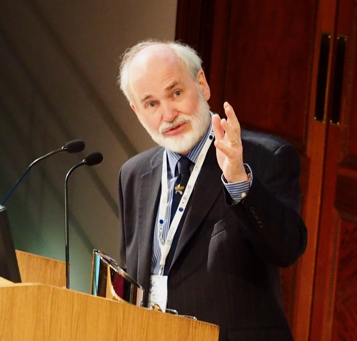 SUT's Gwyn Griffiths Underwater Robotics Award (GGURA) recognises people in the early to mid-stages of their career (&amp; under 40 yrs old) who have made outstanding contributions to their field in underwater robotics. Apply or nominate by 14th February bit.ly/3p5nl3p