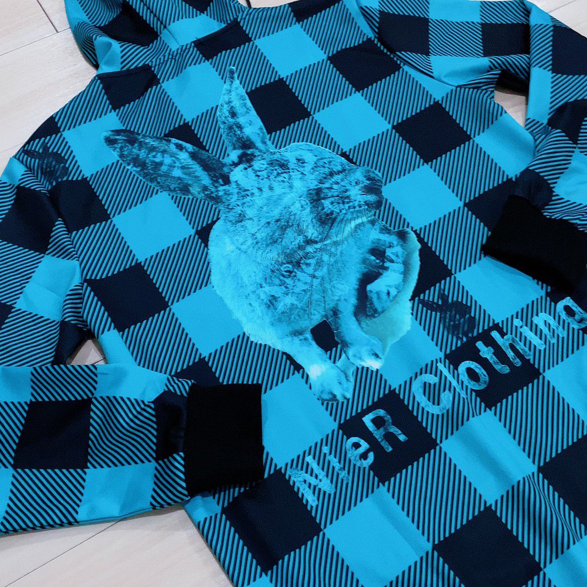 NieR_tokyo's tweet photo. 🎁1時間〆切プレゼント企画🎁

LONG ZIP OUTER
《BLUE CHECK》

🎁4名様にプレゼント🎁

ユニセックスアイテムです🐰

◼応募方法
フォロー(@NieR_tokyo) &amp; RT
◼締切〆  本日24時

※鍵垢の方も対象内です。
是非ご参加ください🙇‍♂️🙇‍♀️ https://t.co/0ckuehbWHz
