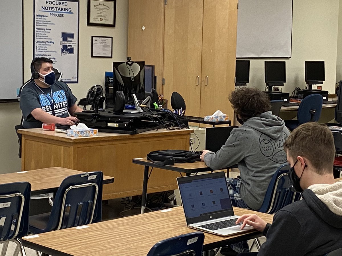 WichitaUSD259's tweet photo. We’re excited to welcome our middle and high school students back to our buildings this morning! @EastHighAces https://t.co/JYPteTeLHb