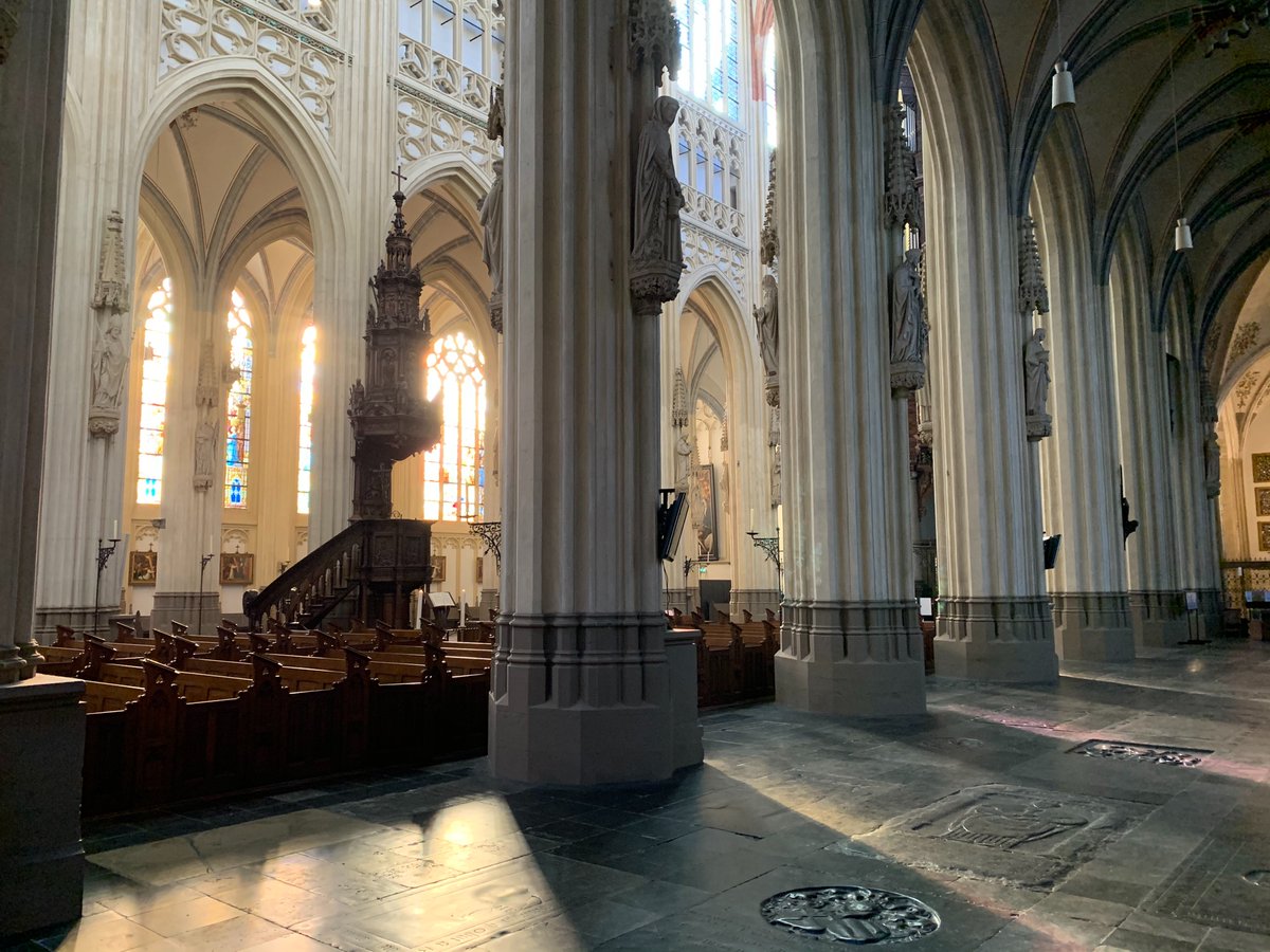 Voor t eerst in twee weken voel ik me een beetje goed fysiek. #GlueckmussderMenschhaben Maar naar Olv gegaan om alsnog mijn gebeden in herinnering te roepen #TeljezegeningenTelzeeenvooreen