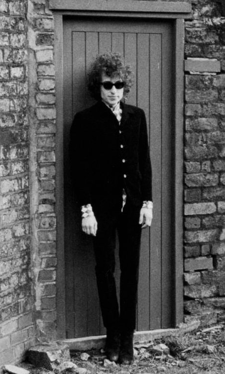 Happy 72nd birthday, the great John Cooper Clarke. 