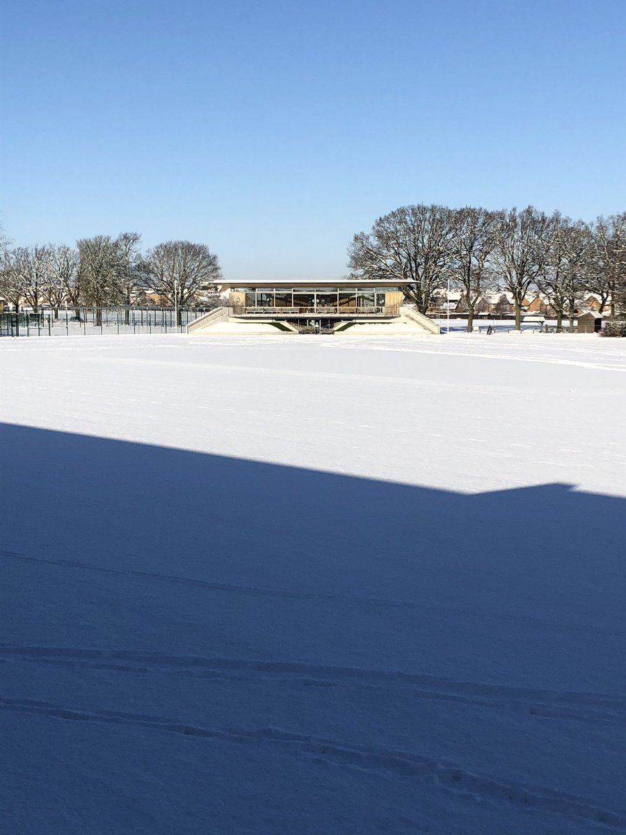 MalcolmR205's tweet photo. No play here at Oundle but looks great https://t.co/bjV8EAakQr