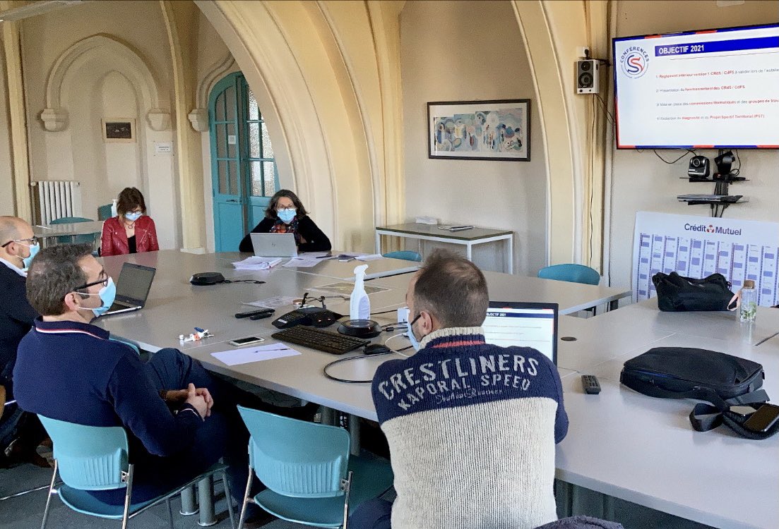 💡Le saviez-vous ? 

Les CREPS sont membres du collège Etat de la CRdS, ils sont consultés dans le cadre de la rédaction du projet sportif territorial. 

Des rencontres ont eu lieu pour échanger sur l’installation de la #ConfNVASport <a href="/creps_bordeaux/">CREPS-bordeaux</a>  <a href="/CREPS86/">CREPS de Poitiers</a>  #TouspourleSport