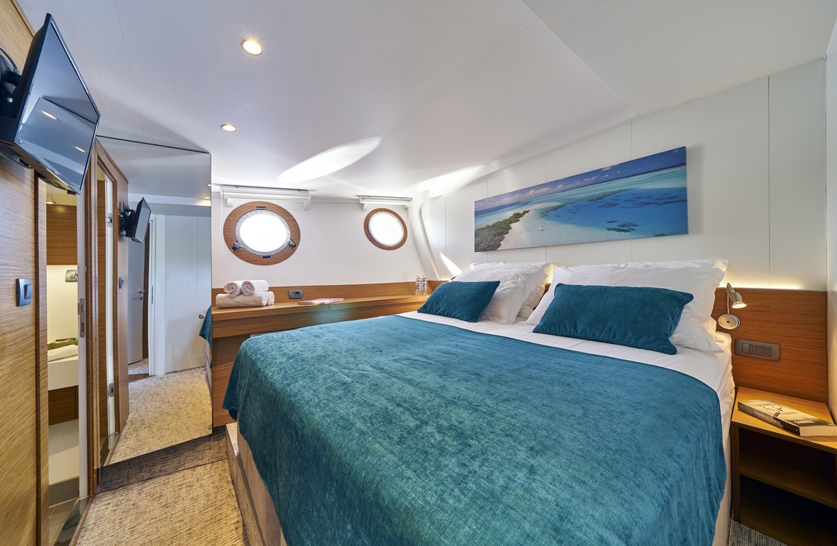 CroGulets's tweet photo. Yacht Ardura's design was inspired by the Croatian authentic wooden boat "trabakul". Ardura offers a truly unique design and traditional atmosphere. 

For more information about gulet Ardura: https://t.co/wmR4hLl5PC

#guletcharter #croatia https://t.co/8eYTF3zr7H