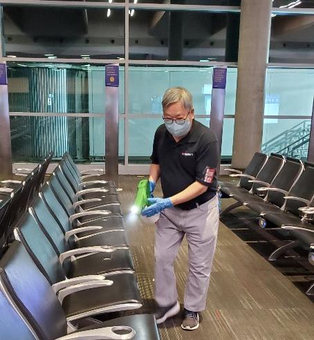 DallasLoveField's tweet photo. #LOVEready Our work doesn't stop when the last plane lands.
The DAL custodial team disinfects and cleans the terminal every night after travelers depart. https://t.co/vMVPaCJuGD
