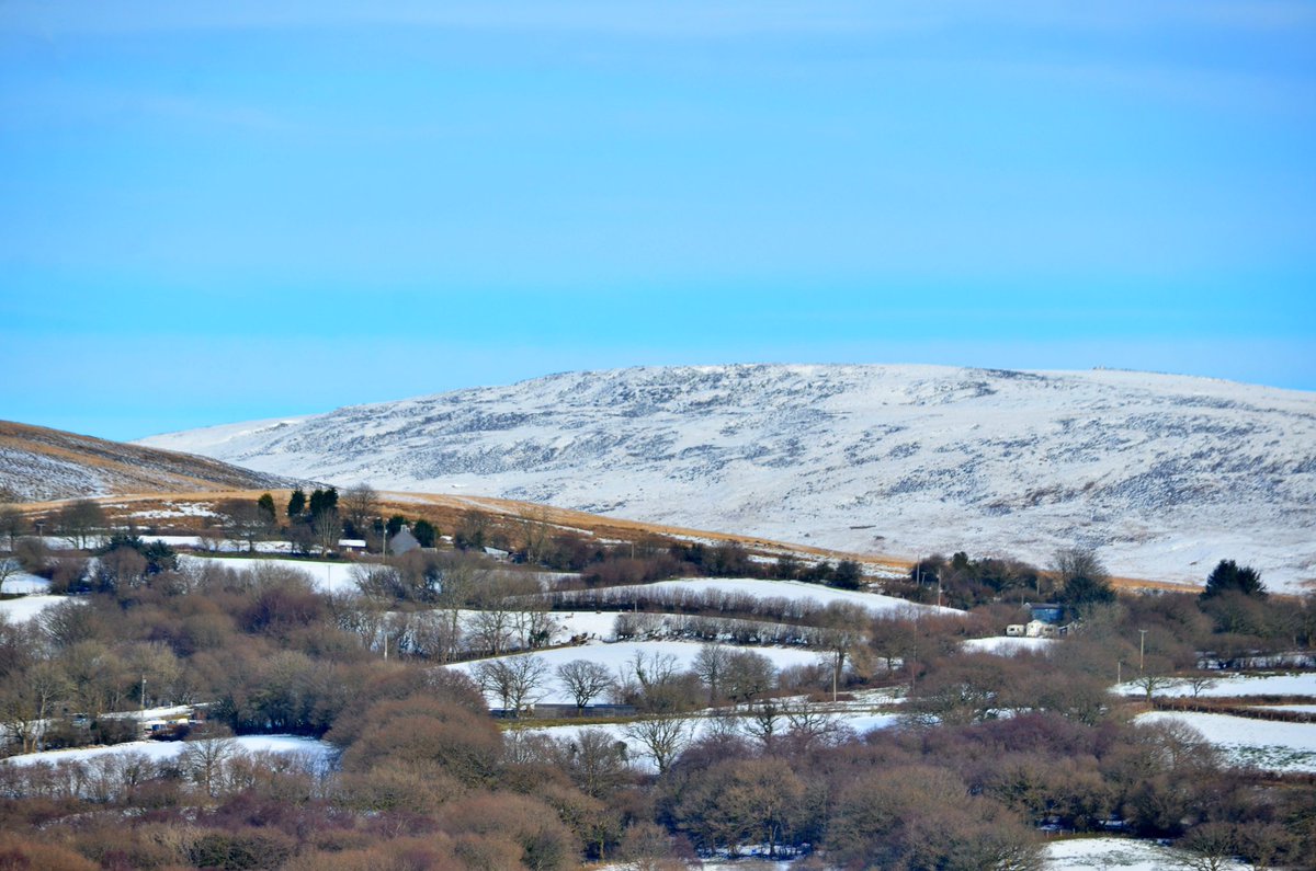 eu06pkp's tweet photo. @Ruth_ITV Lovely view of the Brecon Beacons this afternoon on our stroll from home with the 🐩🐩. Taken from above Glanamman &amp; Garnant #Weather #breconbeacons https://t.co/vNq9DI57Id