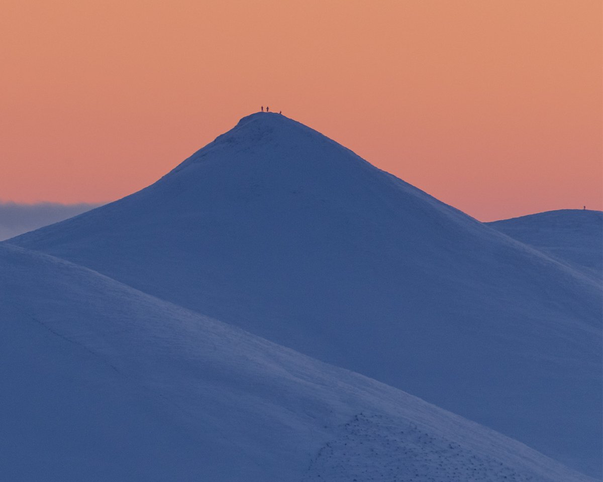 Last night's gloam after sunset on West Kip, the Pentland Hills most shapely peak as seen from Allermuir above @SwanstonFarm  #LockdownExercise #Edinburgh #Pentlands #ScotlandIsNow