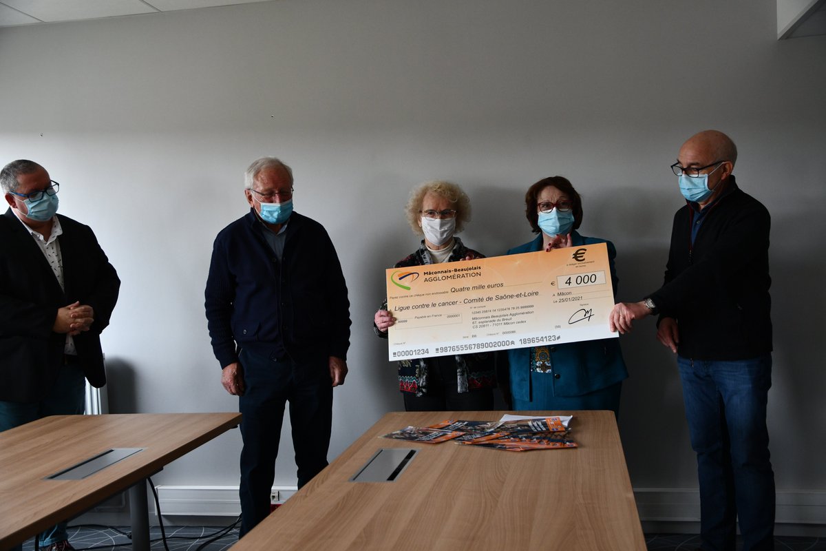 #ENVIRONNEMENT // Ce lundi matin, Christiane Dubois, présidente de la Ligue contre le cancer, son vice président le Dr Falconnet, et le Dr Sauzedde, étaient conviés au siège de MBA, afin d'y recevoir un don de 4 000 € ! 🙂+ d'infos : lejsl.com/sante/2021/01/…
#liguecontrelecancer