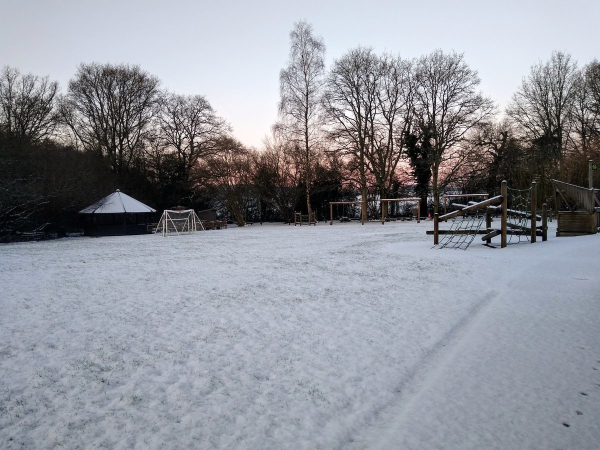 MediaWsg's tweet photo. The school grounds looking resplendent this morning.  This scene just needs 215 amazing children! https://t.co/om9GhbUaGu
