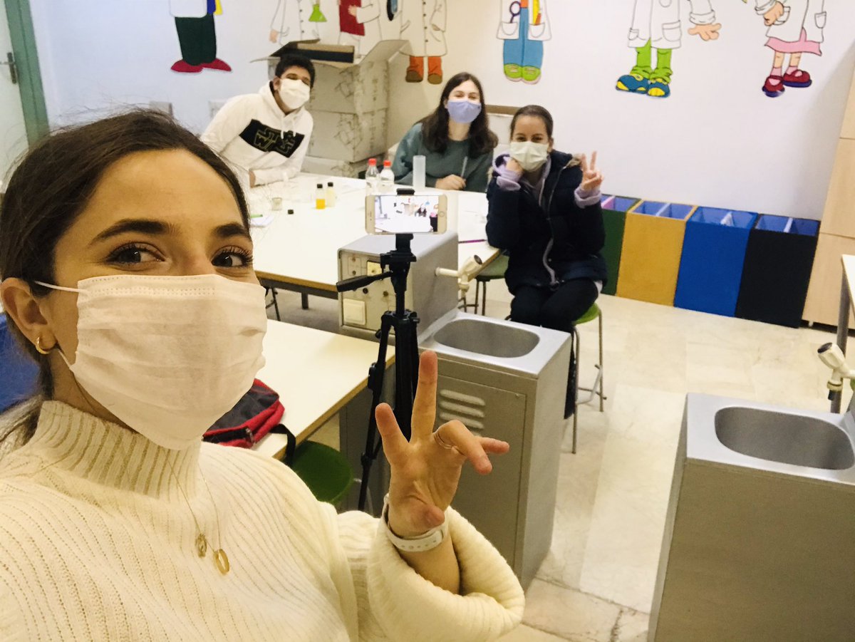 ‘BİR CEVİZ BİR PORTAKAL GEL BENİ MİKROPLARDAN KURTAR’ Üsküdar Doğa koleji bomba gibi geliyor fen zümresinin hazırlamış olduğu TÜBİTAK PROJESİ yarışmaya hazırlanıyor öğrenci çalışmalarımızdan <a href="/kursatkayalak/">Kürşat Sadık KAYALAK</a> <a href="/mftufekci/">Mehmet Fatih Tüfekçi</a> @ArifeKaraman6 <a href="/DogaUskudar/">DOĞA KOLEJİ ÜSKÜDAR KAMPÜSÜ</a> <a href="/DogaOkullari/">Doğa Koleji</a> <a href="/nurhansutlass/">Dr. Nurhan Sütlaş</a>