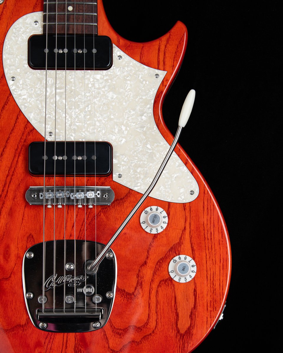 collingsguitars's tweet photo. You thought because NAMM week was over we were done posting cool custom guitars? Never!
360 LT M in Trans Orange with pearloid pickguard and parchment witch hat knobs.
Just shipped to @eddiesguitars.
#CollingsGuitars #TransOrange #Custom #Handmade #ATX #BuiltfromtheSoundUp https://t.co/qUSgZpqNwm