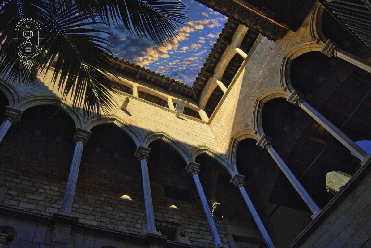StrategicPlanet's tweet photo. The courtyard (Barcelona).
#Photography #Barcelona #Spain #Skylum #AShawThing #LuminarAI #Holidays #Urban #Travel #Tourism #Mirrors #InterestingPlaces https://t.co/Ygh1LTRVXx