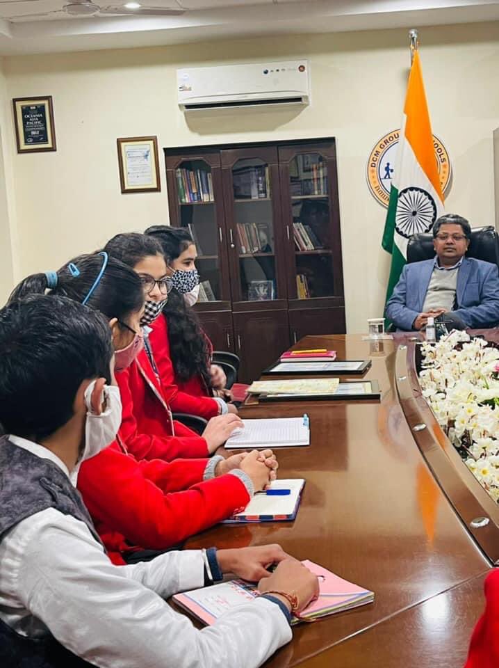 dassandbrown's tweet photo. In IFT INDIA'S FUTURE TYCOON , #9 students were selected from #Punjab in which 6 students are from DASS &amp; BROWN WORLD SCHOOL.
#Congratulations :-
1. Sanchit Gupta 9B
2. Rishit Gupta 7C
3. Parkhi 8A
4. Divyam 6C
5. Atiya 7D
6. Harshita Aggarwal 8A
#CEOInteraction
#DCM https://t.co/HCP1VpSC4W