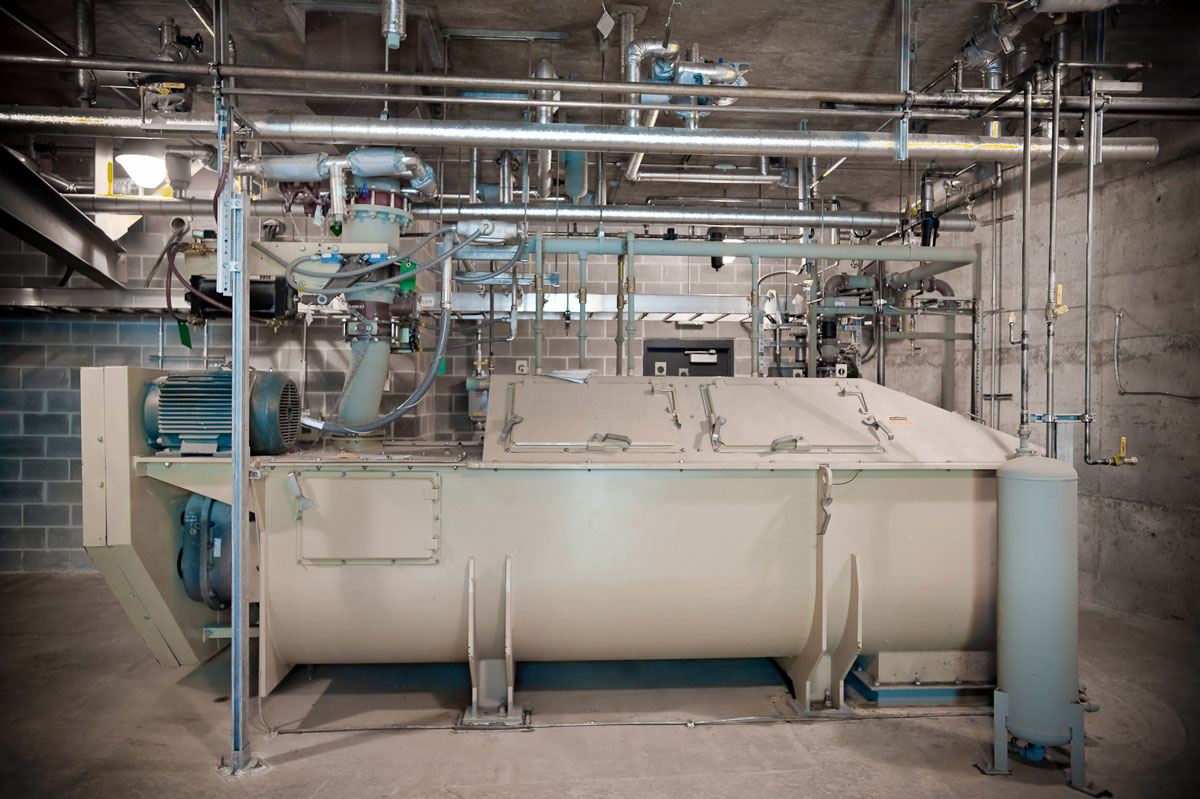 uccenviro's tweet photo. #DIDYOUKNOW The UCC Paddle Mixer/Unloader has a completely enclosed mixing chamber to ensure a
clean operation. Get your brochure here: https://t.co/BBJsxhM9QD
#UCC #UnitedConveyor #Engineering #mixer #paddle #Unloading #operations #maintenance #design #Reliable #mondayparts https://t.co/nrOuQdnJ6I