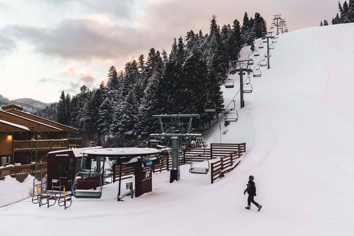 The snow just keeps coming ❄️